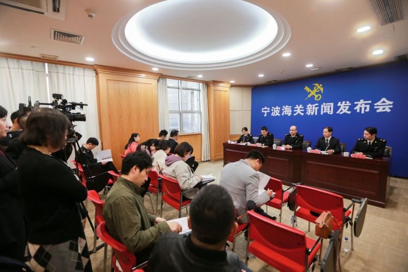 3月27日副关长赵光参加我关创新税款担保暨试点企业集团财务公司担保新闻发布会——会场2